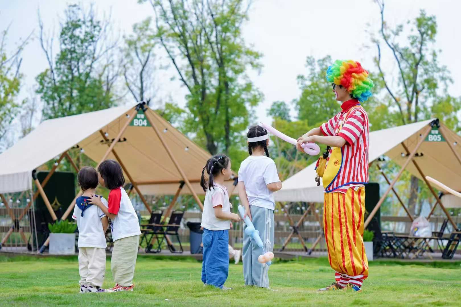 、围炉煮茶走俏成都户外又“忙”起来了瓦力棋牌冬季露营升温！取暖装备上新(图3)